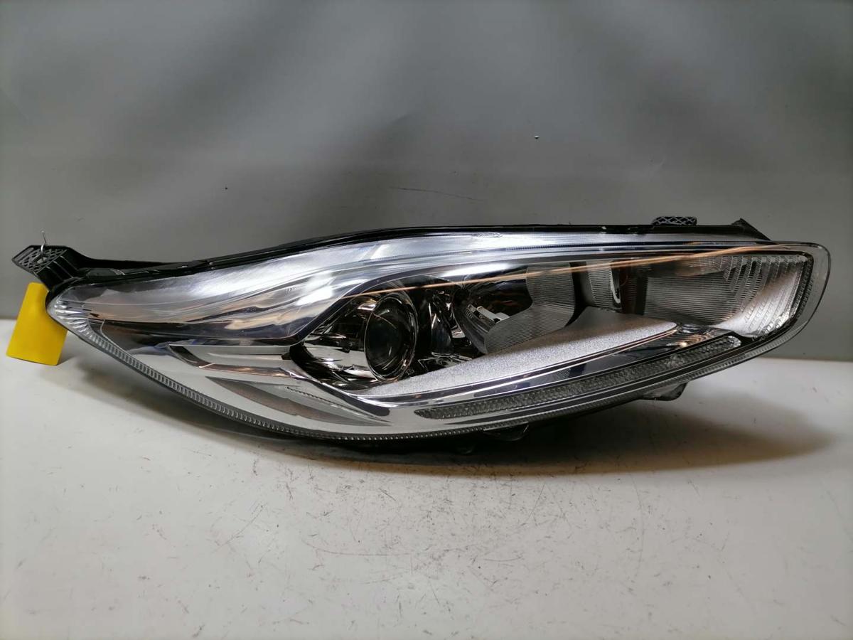 Ford Fiesta original Scheinwerfer vorn rechts Halogen mit LED Tagfahrlicht Bj.2016